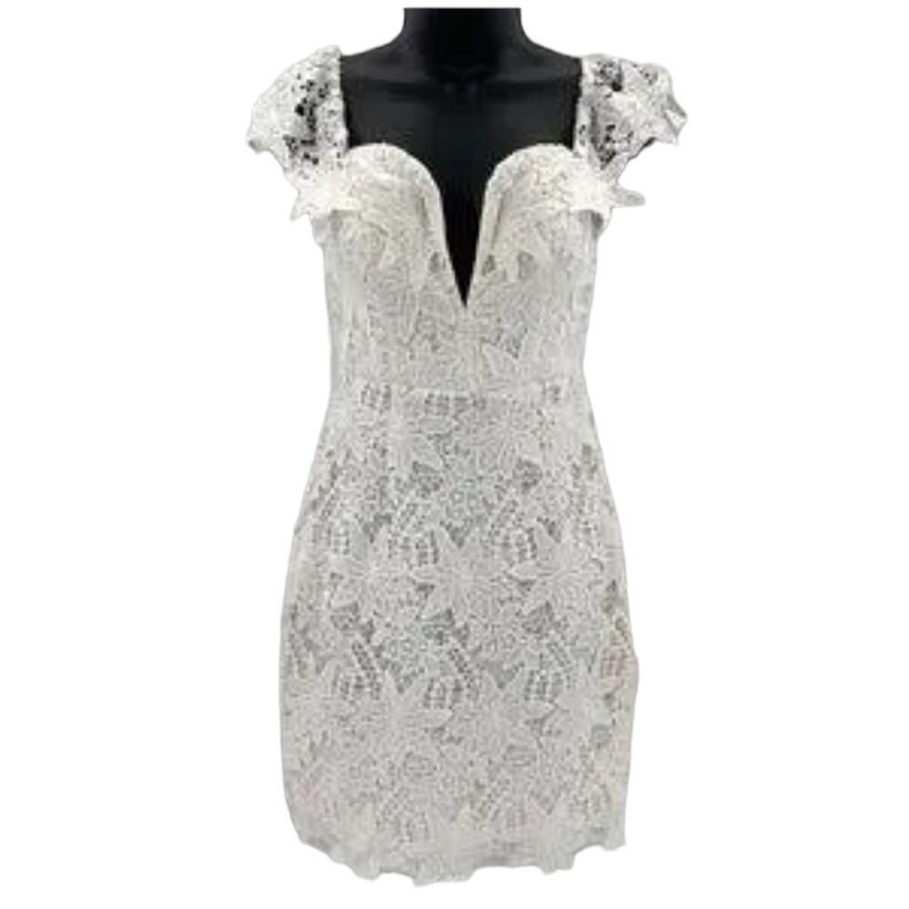 ASTR Size Small NEW Daniela White Off the Shoulder Lace Mini Dress NWT